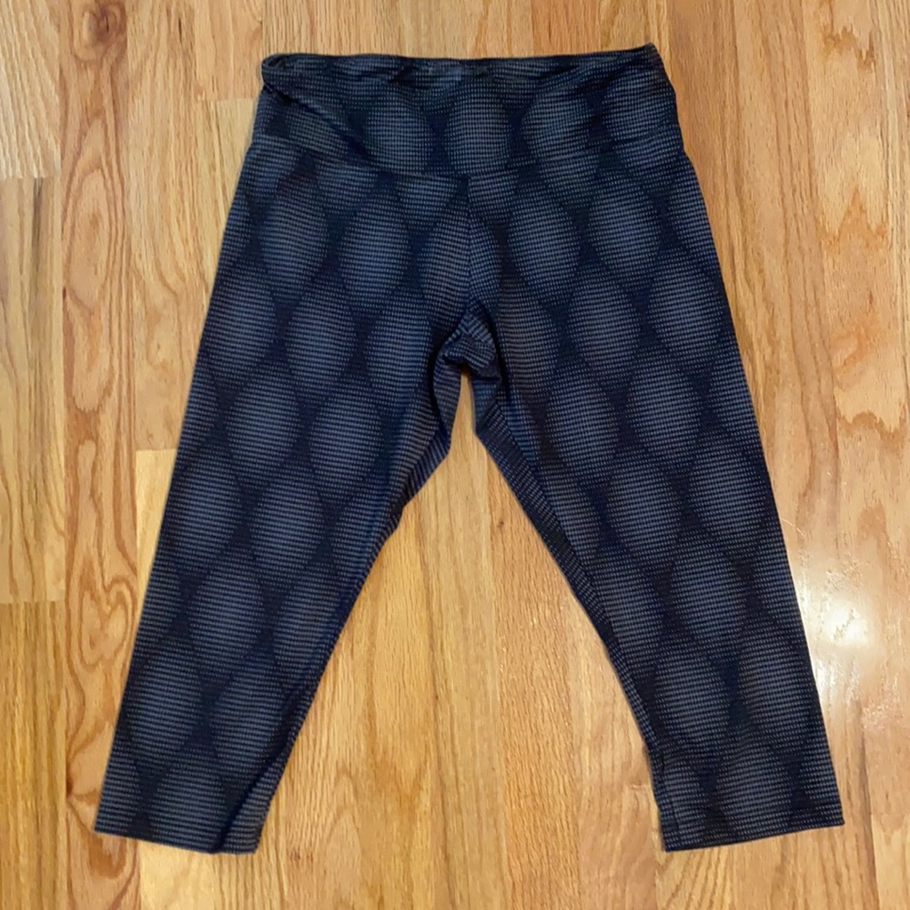 Women’s Capri Workout Leggings - Size M